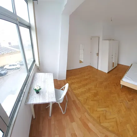 Rent this 2 bed room on Praceta do Chinquilho in 1300-096 Lisbon, Portugal