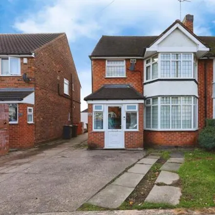 Buy this 3 bed duplex on Meriden Drive in Kingshurst, B37 6BH