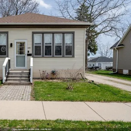 Buy this 2 bed house on 189 Gruenwald Avenue in Neenah, WI 54956