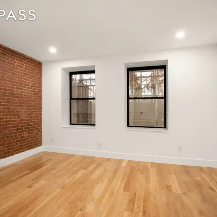 Rent this 3 bed apartment on 59 West 70th Street in New York, NY 10023