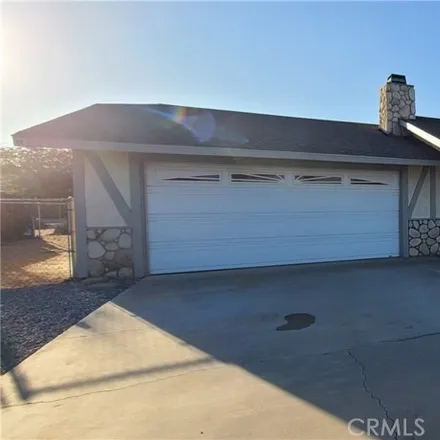 Image 2 - 13998 Coachella Road, Apple Valley, CA 92307, USA - House for sale