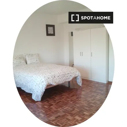 Image 2 - Avenida de Pirineos, 50015 Zaragoza, Spain - Room for rent