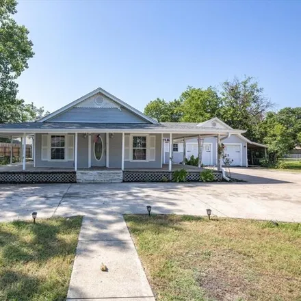 Buy this 4 bed house on 241 East Marshall Street in Palmer, Ellis County