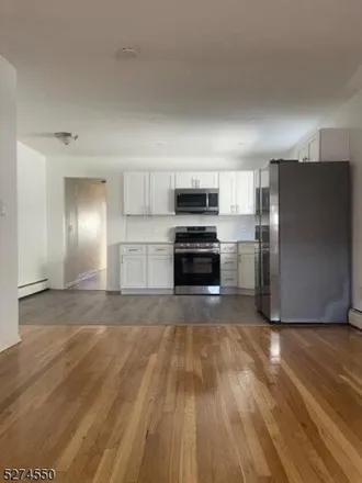 Image 2 - 377 Ashton Avenue, Linden, NJ 07036, USA - Apartment for rent