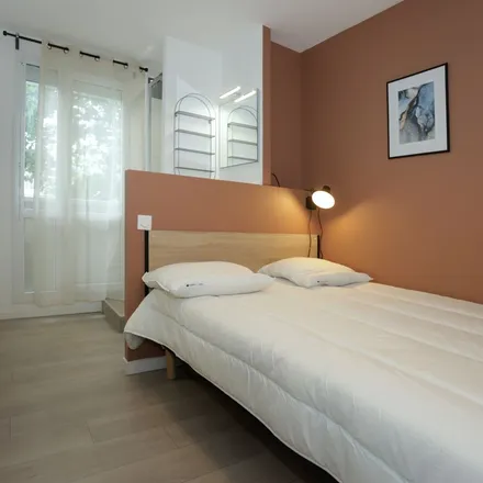 Image 2 - 1 Square de Slovaquie, 35200 Rennes, France - Apartment for rent
