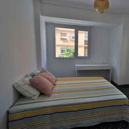 Rent this 3 bed room on Carrer d'Emili Baró in 63, 46020 Valencia