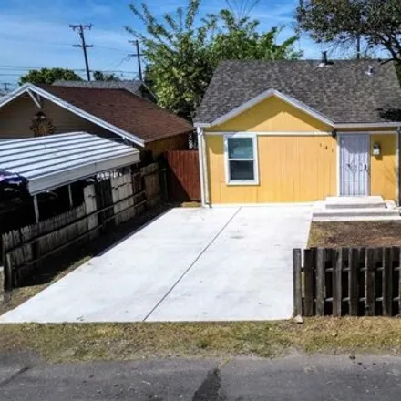 Buy this 2 bed house on 101 Rose Lane in Manteca, CA 95337
