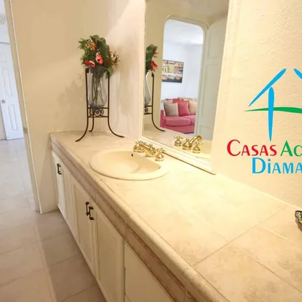 Buy this 4 bed apartment on Privada Paseo del Caracol in Fracc. El Pueblito del Revolcadero, 39890 Puerto Marqués