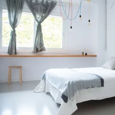 Rent this 3 bed room on Carrer de Còrsega in 443-451, 08037 Barcelona