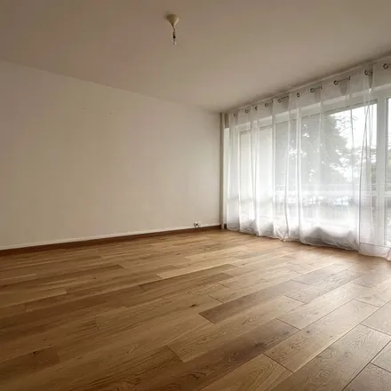 Rent this 4 bed apartment on 2 Boulevard du Roi René in 49100 Angers, France
