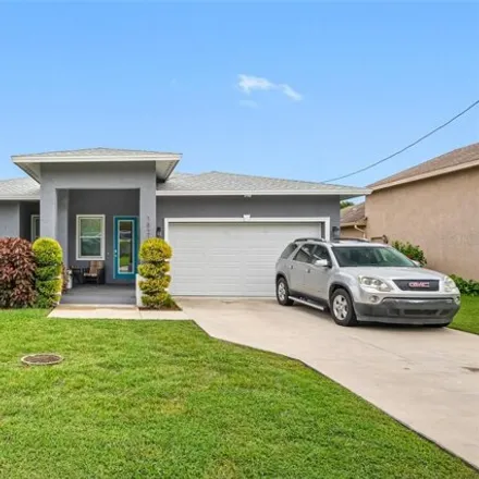 Buy this 4 bed house on 1827 Oak Street North in Pinellas County, FL 33760
