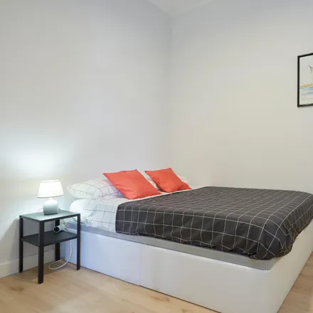 Rent this 3 bed apartment on Carrer de Ballester in 40, 08023 Barcelona