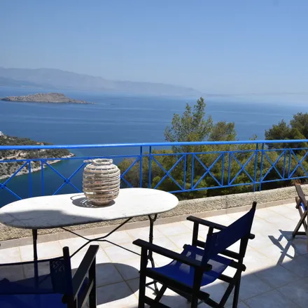 Rent this 2 bed house on unnamed road in Solygeia, Greece