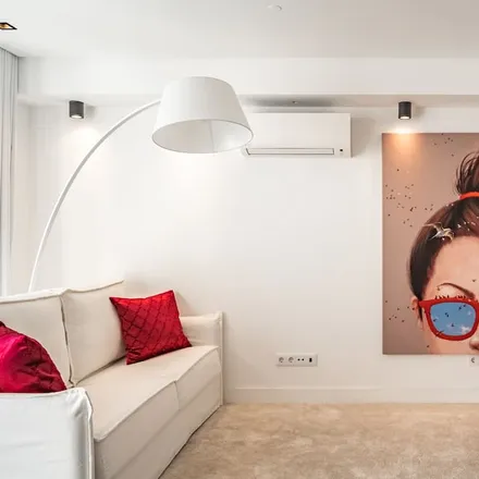 Rent this 2 bed apartment on Multiopticas in Centro Urbano Comercial da Parede, Rua Miguel Bombarda 393