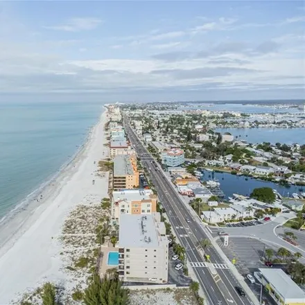 Image 3 - Gulf Boulevard & 137th Avenue Circle, Gulf Boulevard, Mitchell Beach, Madeira Beach, FL 33785, USA - Condo for rent