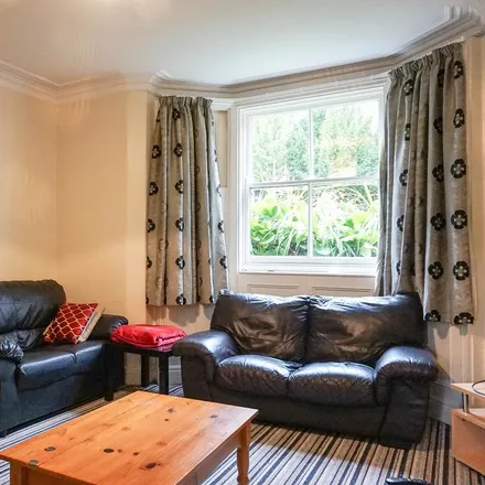 Rent this 7 bed townhouse on 25-43 St. Michael's Road in Leeds, LS6 3AW