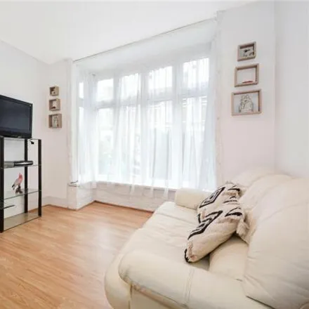 Image 2 - 80 Selby Road, London, E11 3LR, United Kingdom - Townhouse for sale