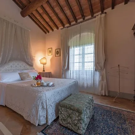 Rent this 9 bed house on 52045 Foiano della Chiana AR