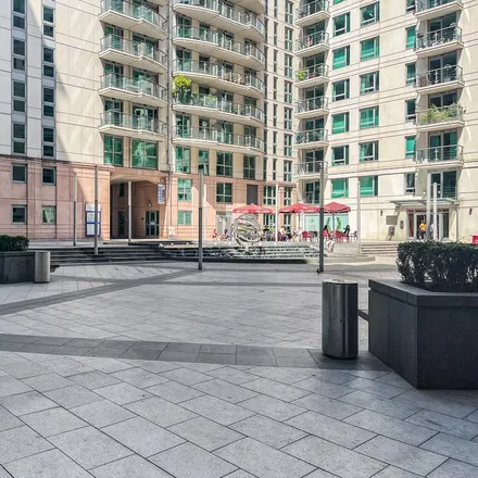 Rent this 2 bed apartment on Vauxhall in 19 A202, London