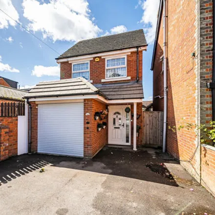 Buy this 3 bed house on 12 Shenstone Road in Reading, RG2 0EN