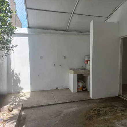 Image 1 - Avenida Campo Príncipes, Campo Real, 45134 Nuevo México, JAL, Mexico - House for rent