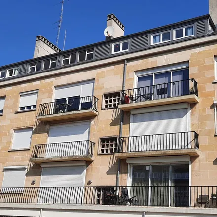 Image 2 - 50 Place Aristide Briand, 59400 Cambrai, France - Apartment for rent