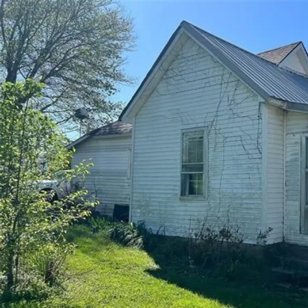 Buy this 2 bed house on 408 Lindell Street in Fredericktown, MO 63645