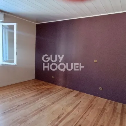 Rent this 3 bed apartment on 137 Petit Pey in 47350 Escassefort, France