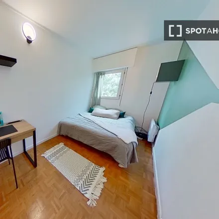 Rent this 5 bed room on 20 bis Rue Balard in 75015 Paris, France