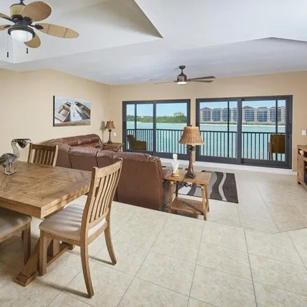 Image 4 - Twin Dolphins, La Peninsula Boulevard, Collier County, FL 33937, USA - Condo for sale