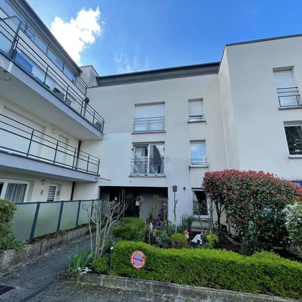 Rent this 3 bed apartment on Square Robert Schuman in 57100 Thionville, France