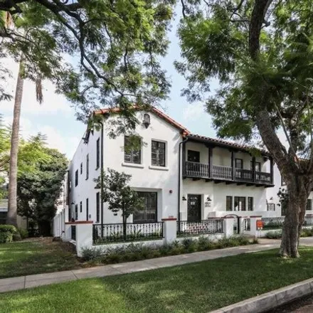 Rent this 2 bed house on 346 North Oakhurst Drive in Beverly Hills, CA 90210