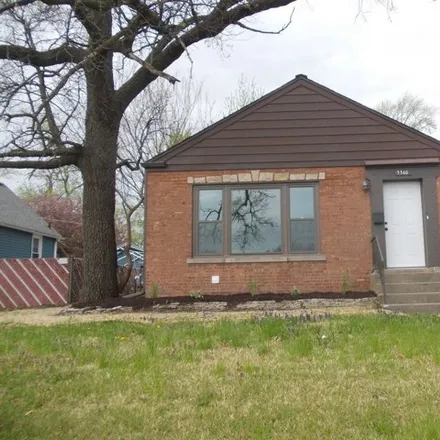 Buy this 3 bed house on West 93rd Street in Oak Lawn, IL 60453
