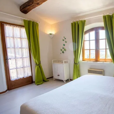 Rent this 3 bed house on 83980 Le Lavandou