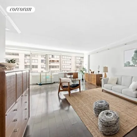 Image 2 - 315 West 70th Street, New York, NY 10023, USA - Condo for sale
