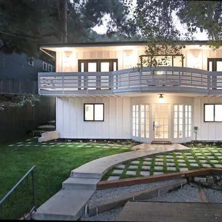 Image 1 - 8865 Lookout Mountain Avenue, Los Angeles, CA 90046, USA - House for sale