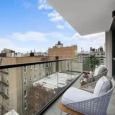 Image 4 - 27-10 37th Ave Unit 4A, New York, 11101 - House for rent