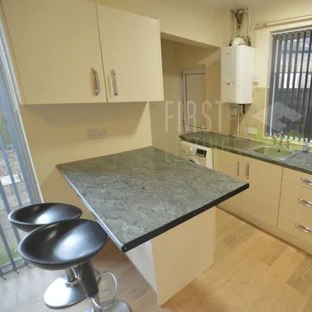 Rent this 3 bed duplex on Evelyn Drive in Leicester, LE3 2BT