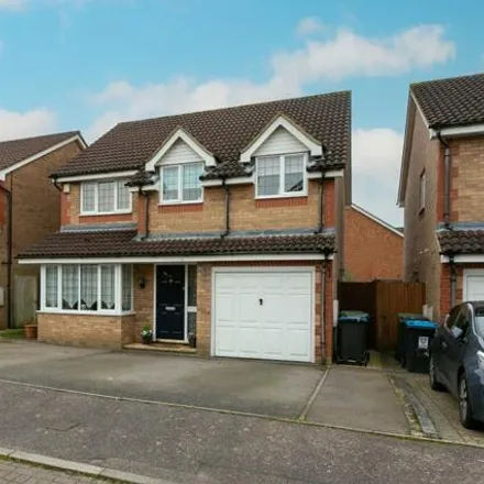 Buy this 4 bed house on Halsey Drive in Piccotts End, HP1 3SE