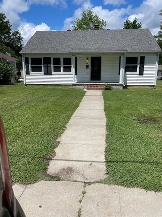Buy this 2 bed house on 500 West Fannetta Street in Dexter, MO 63841