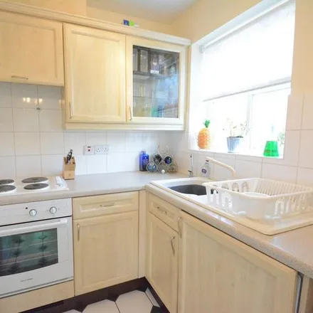 Image 3 - Friendship Way, Easthampstead, RG12 7SG, United Kingdom - Apartment for rent