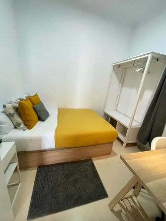 Rent this 1 bed room on Carrer de Numància in 14, 16