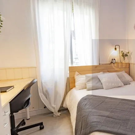 Rent this 5 bed room on Madrid in Calle de Bravo Murillo, 39