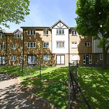 Image 2 - Raven Close, Grahame Park, London, NW9 5BH, United Kingdom - Apartment for rent