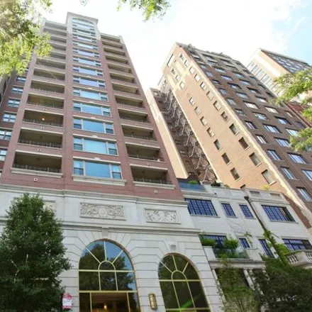 Rent this 3 bed condo on 2120 North Lincoln Park West in Chicago, IL 60614