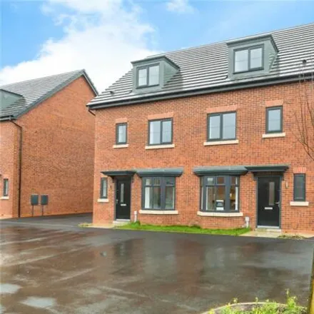 Buy this 4 bed house on Wychwood Grove in Clayton-le-Woods, PR25 5AT