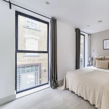 Rent this 3 bed apartment on London in EC1V 8BW, United Kingdom