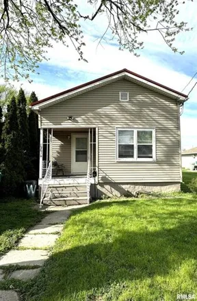 Buy this 2 bed house on 1977 Washington Street in Galesburg, IL 61401