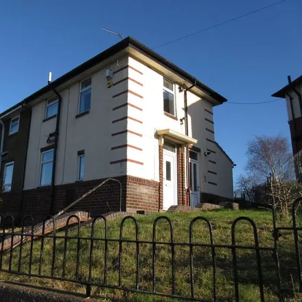 Rent this 2 bed duplex on Deerlands Avenue in Sheffield, S5 7WP