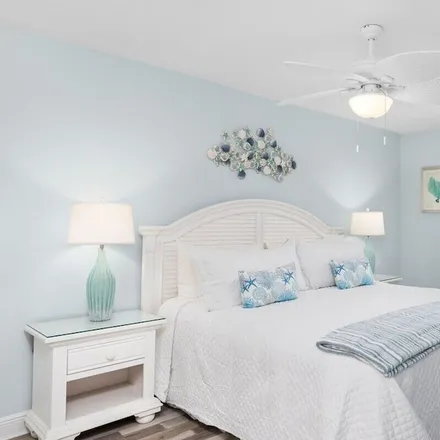 Rent this 1 bed condo on Captiva in FL, 33924
